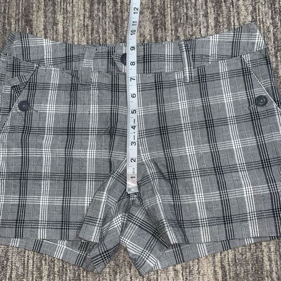 Ana Womens Size 6 Short Shorts Black White Plaid Front & Back Pockets‎ Stretch - Picture 5 of 7